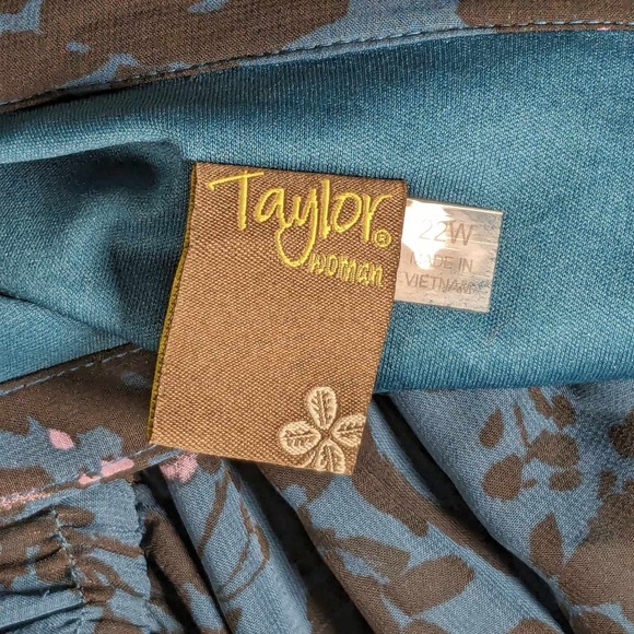 NWT TAYLOR PLUS CHIFFON TIERED MAXI DRESS - 22 - Picture 9 of 9
